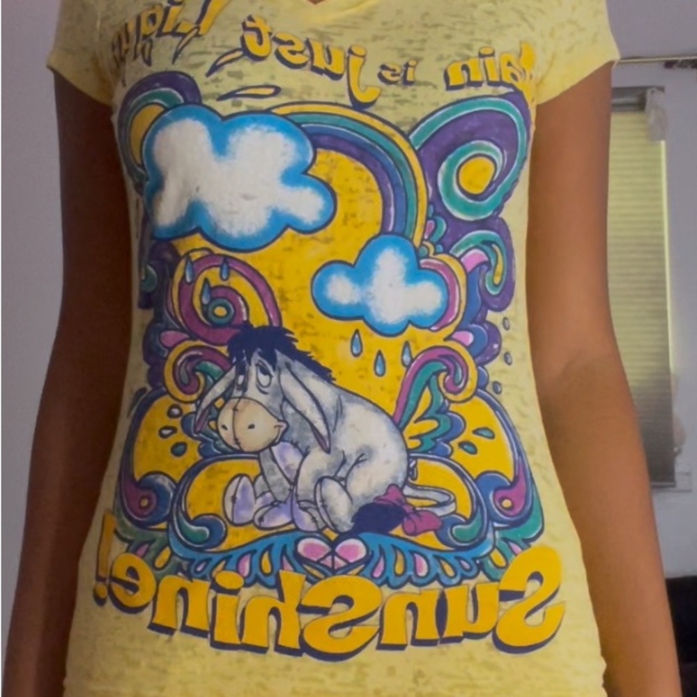 Disney short sleeve Yellow Eeyore Shirt lightweight bold graphic women’s size M